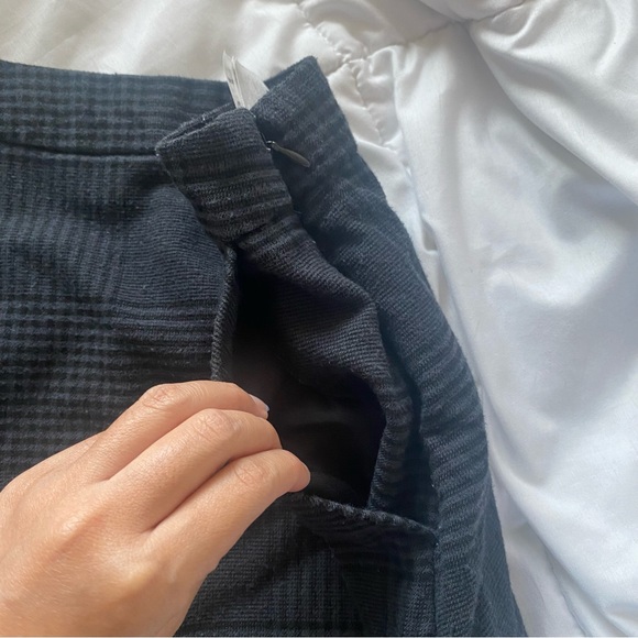 🦖 Plaid dark grey Abercrombie & Fitch skort - Picture 3 of 5